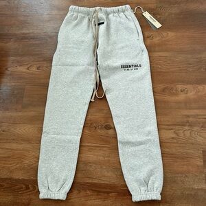 New Authentic Fear of God Essentials Fleece Sweatpants FW24 Size Medium